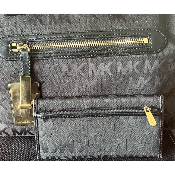Michael Kors Cloth Logo Black Bag With Wallet - Picture 7 of 12
